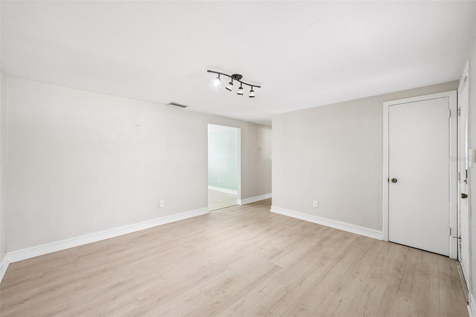 TRENTWOOD MANOR - Residential