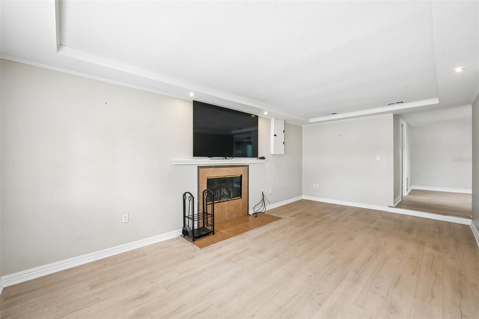 TRENTWOOD MANOR - Residential