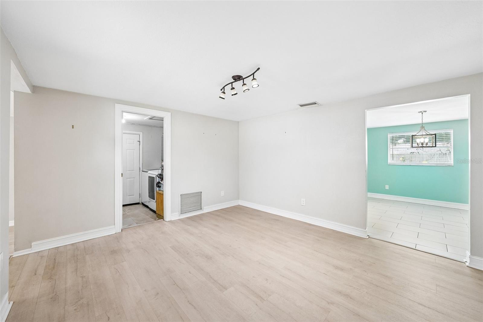 TRENTWOOD MANOR - Residential
