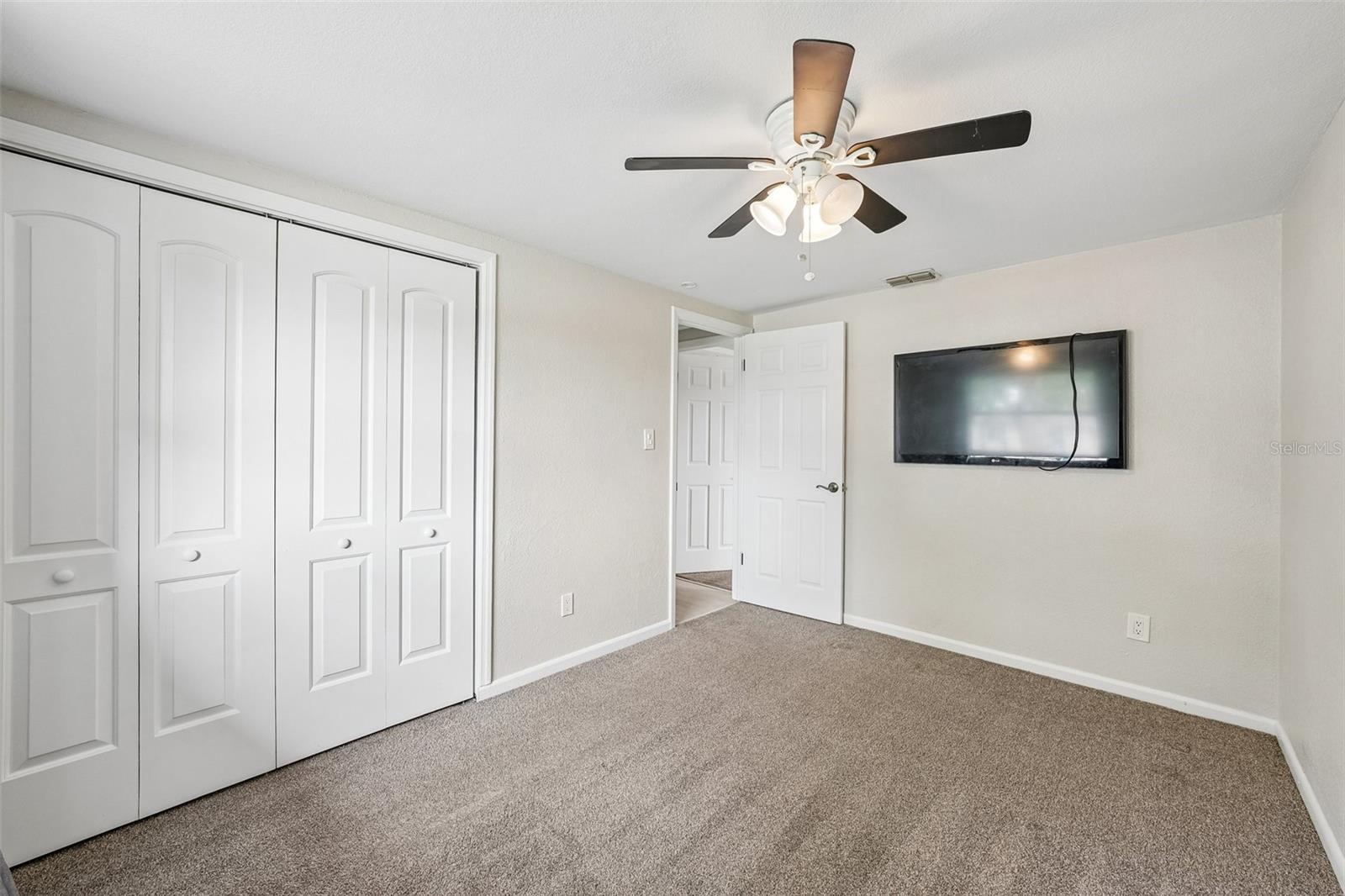 TRENTWOOD MANOR - Residential
