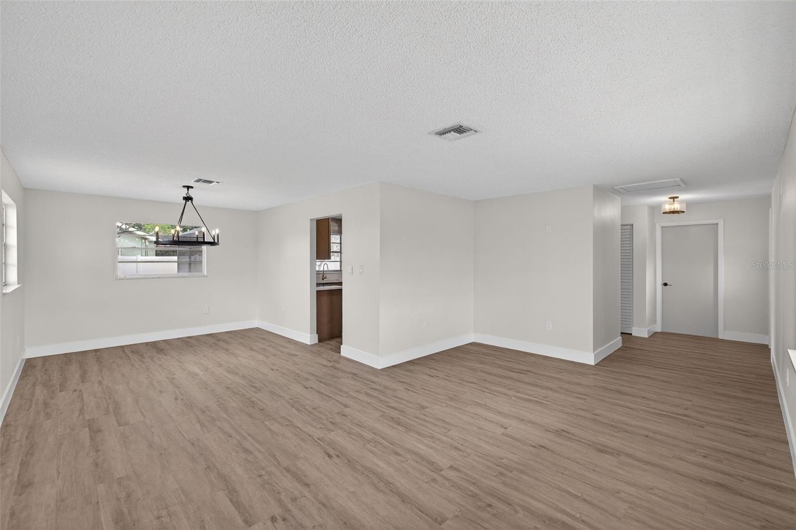 WATERWAY MANOR UNIT 01 - Residential