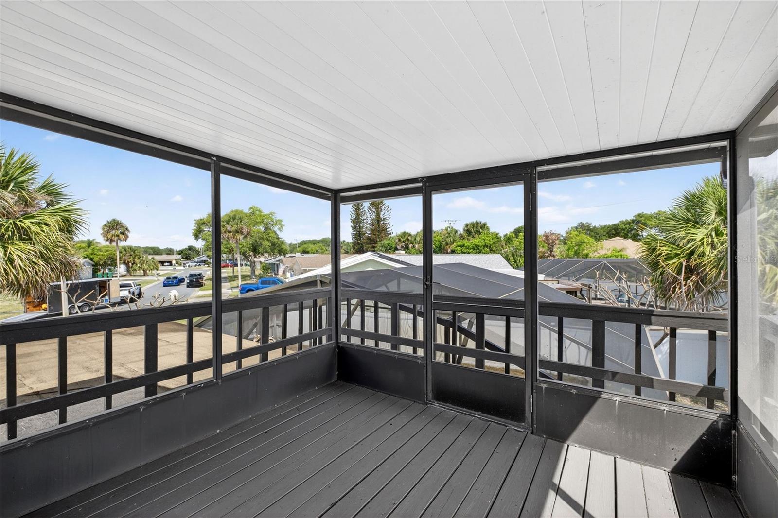 WATERWAY MANOR UNIT 01 - Residential