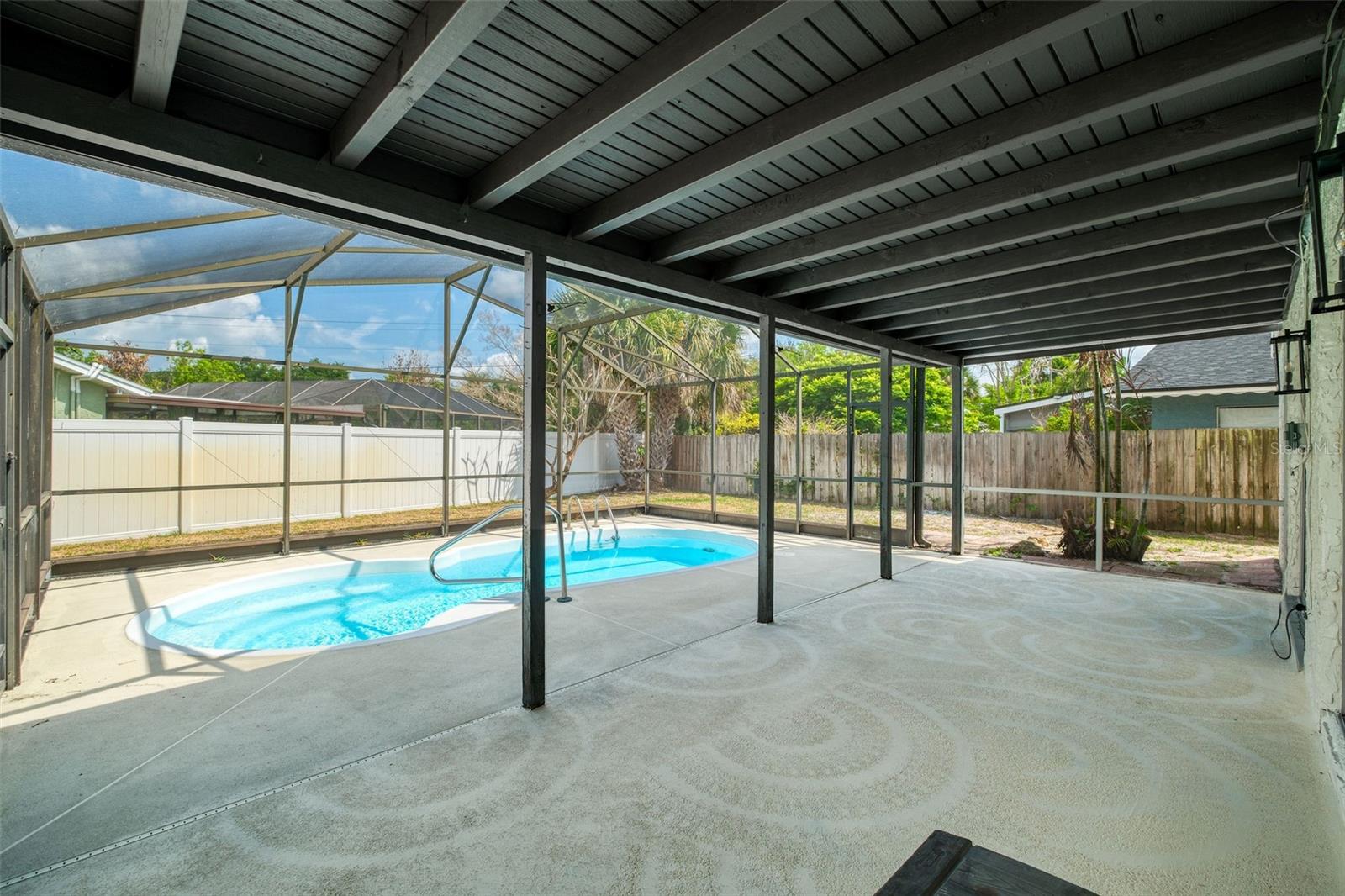 WATERWAY MANOR UNIT 01 - Residential