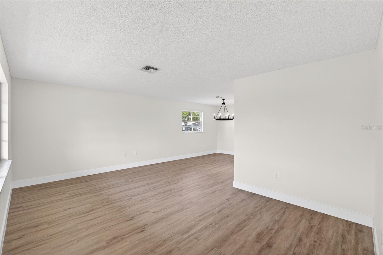 WATERWAY MANOR UNIT 01 - Residential