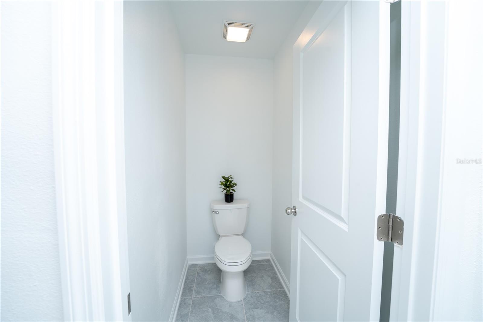 LEOMAS LNDG PH I - Residential Lease