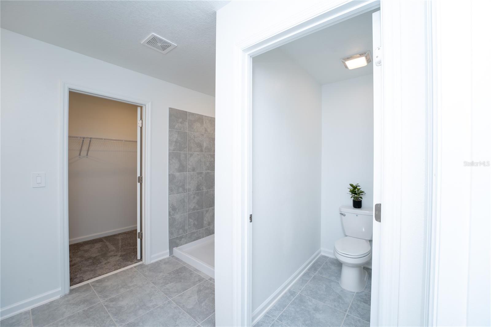 LEOMAS LNDG PH I - Residential Lease