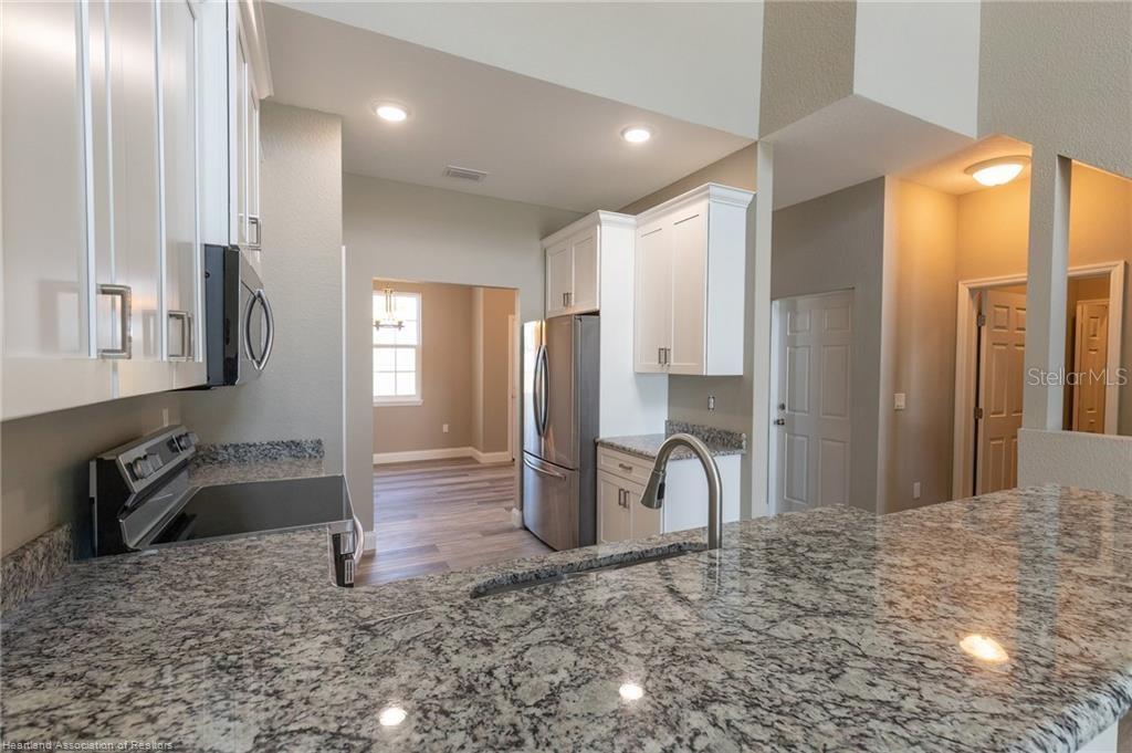 KNICKERBOCKER MANOR - Residential