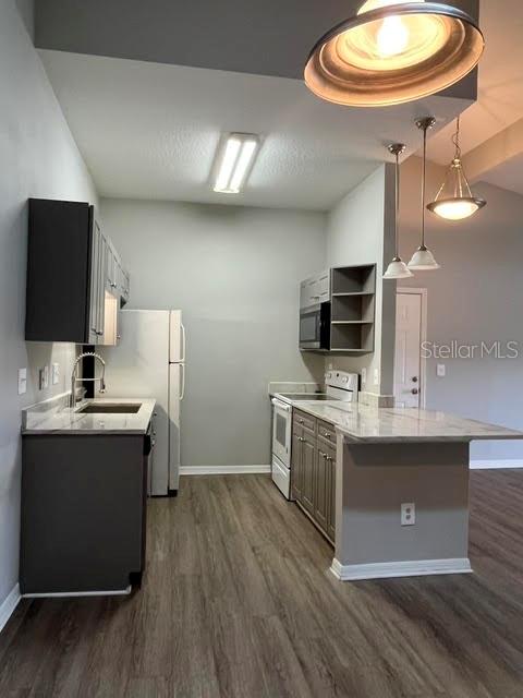 COVE AT LAKE PEARL - Residential