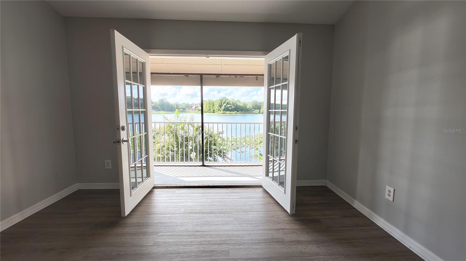 COVE AT LAKE PEARL - Residential