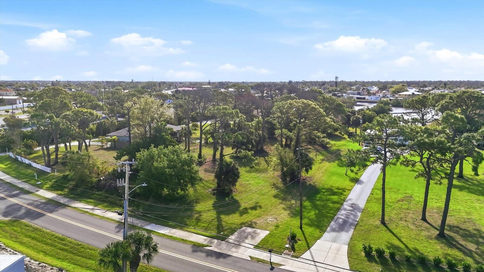 ENGLEWOOD GARDENS - Land