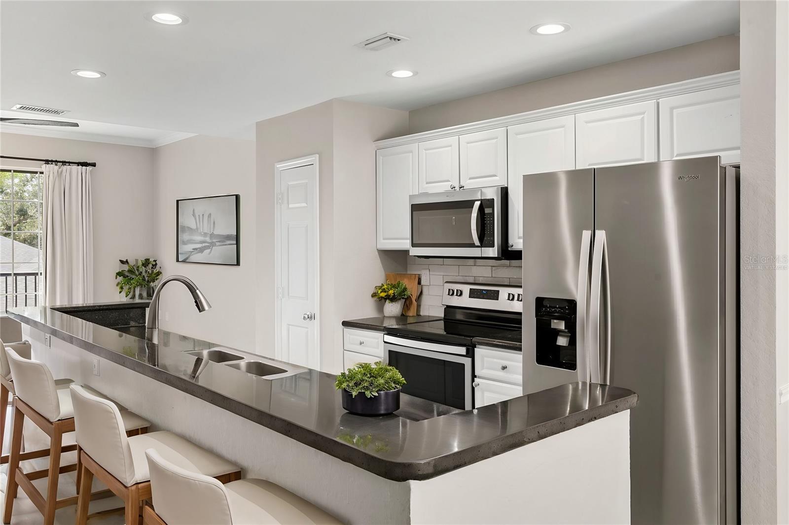 CORDOBA AT BEACH PARK A CONDOM - Residential Lease