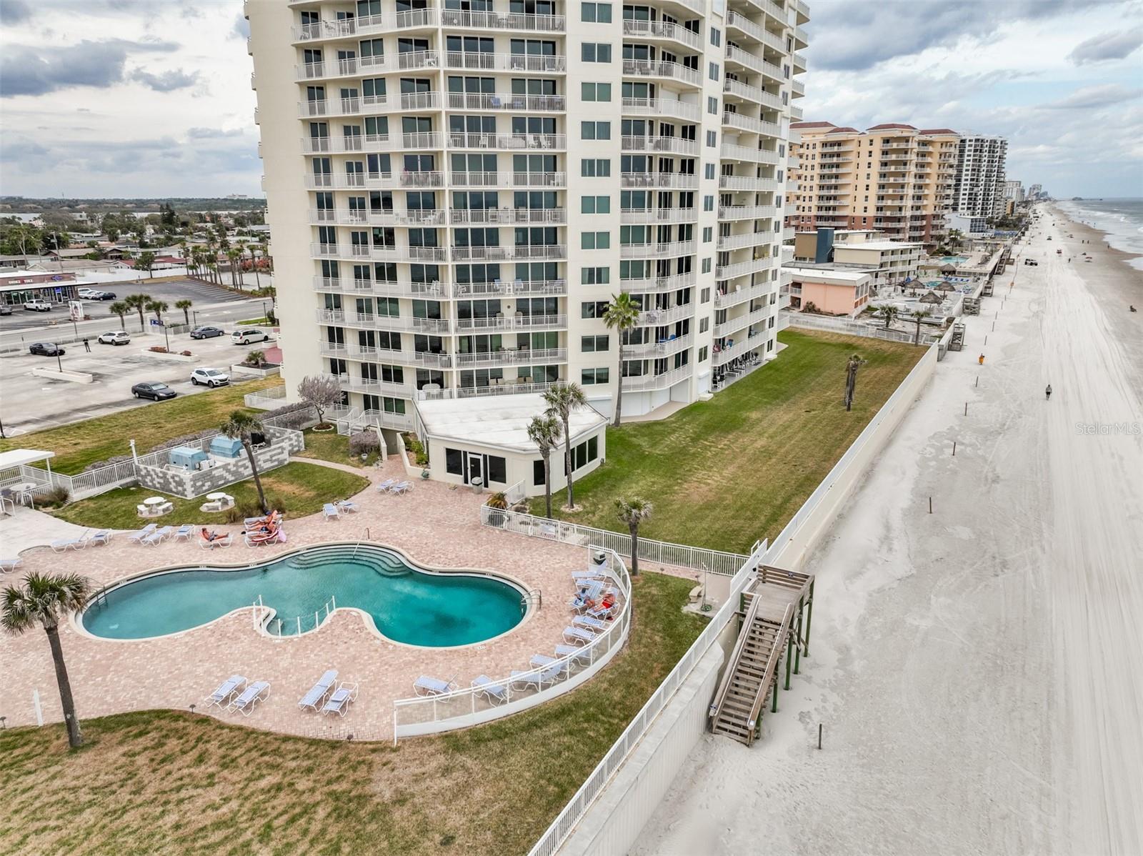 PENINSULA CONDO - Residential