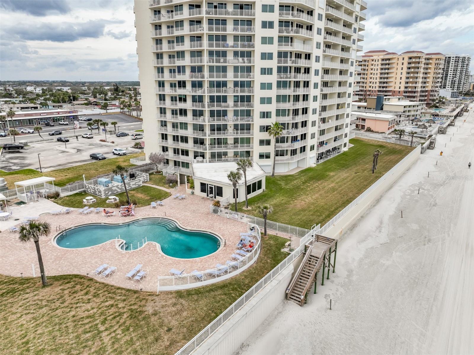 PENINSULA CONDO - Residential