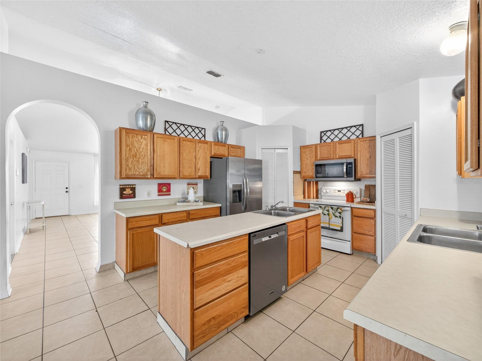 EAGLE BAY PH 1 - Residential