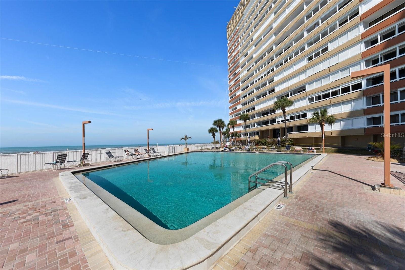 REDINGTON TOWERS BLDG 2 CONDO - Residential