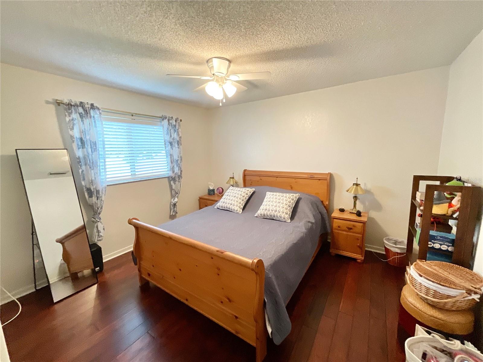 RIVERSIDE OAKS - Residential Lease