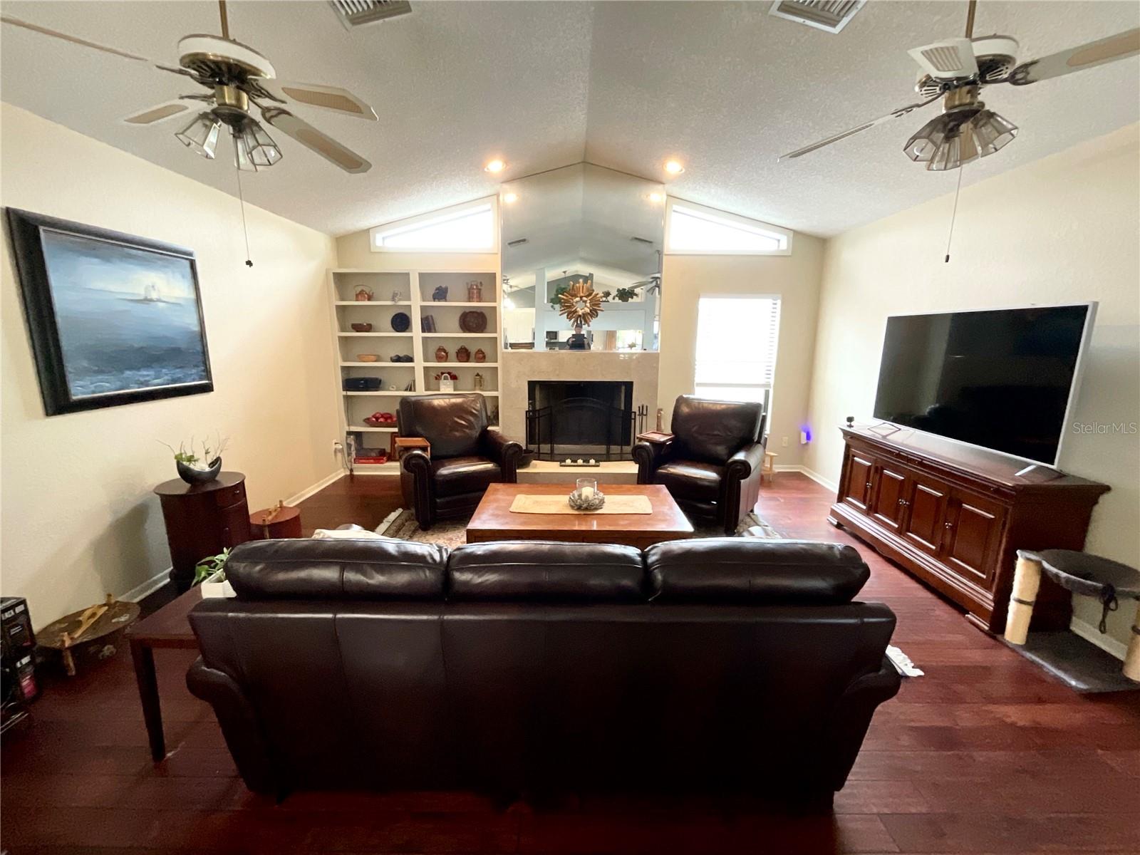 RIVERSIDE OAKS - Residential Lease