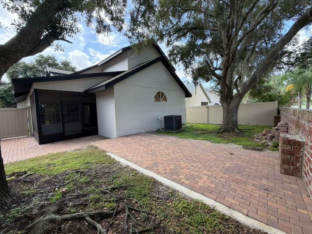 HUNTERS CREEK TR 150 PH 03 - Residential Lease