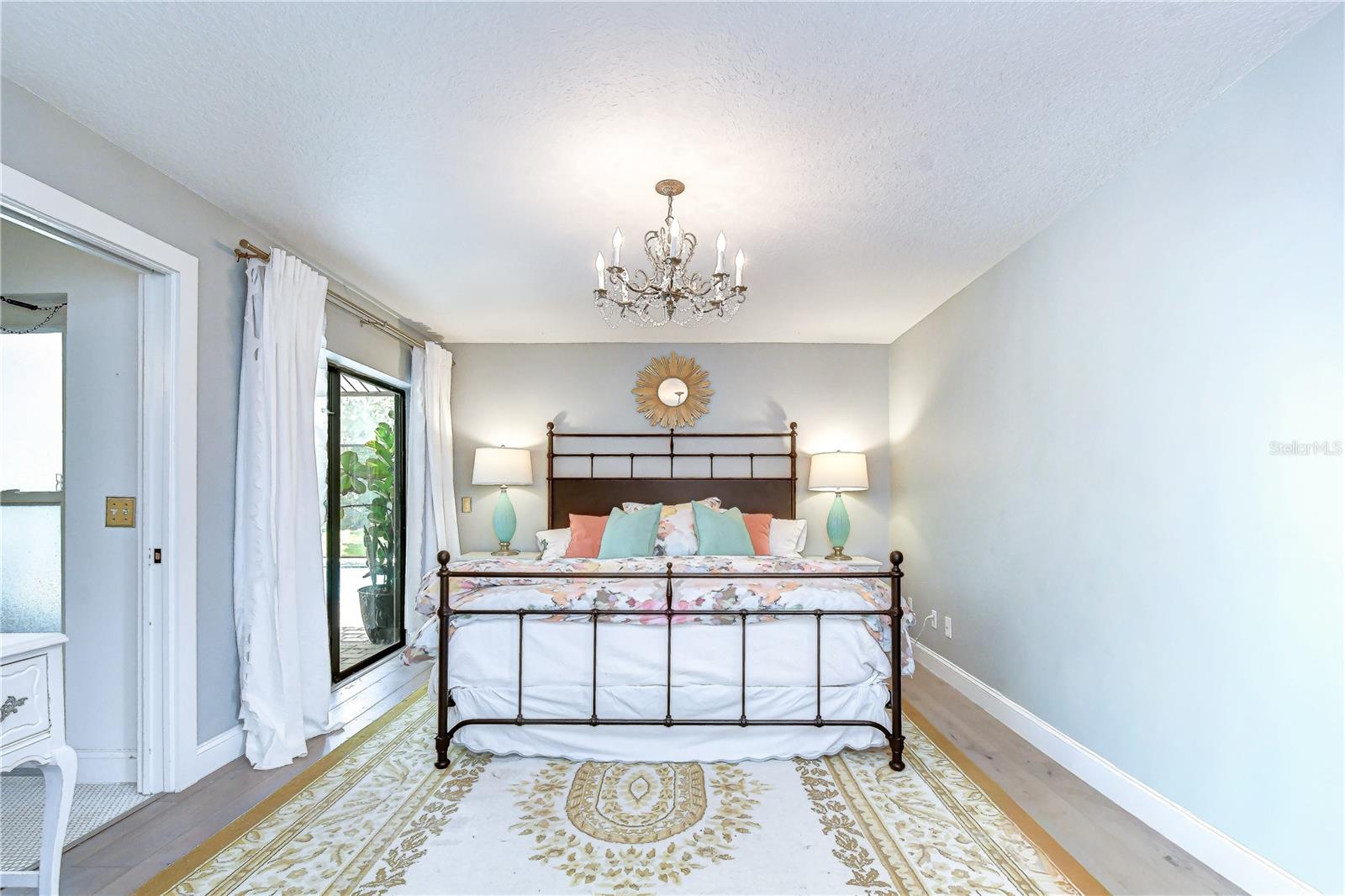 BELLE MEADE - Residential