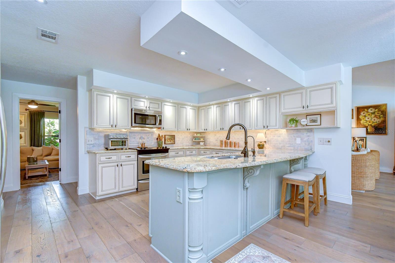 BELLE MEADE - Residential
