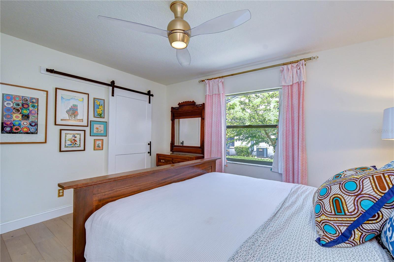 BELLE MEADE - Residential
