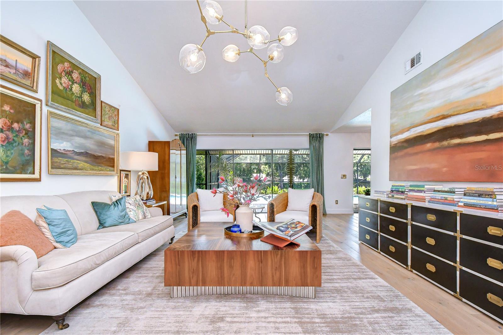 BELLE MEADE - Residential