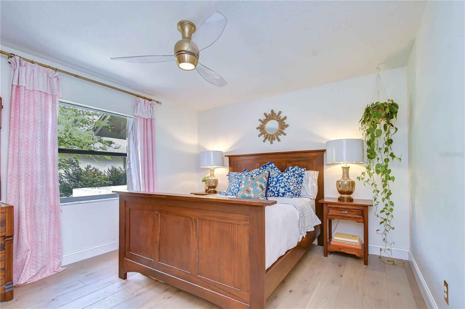 BELLE MEADE - Residential