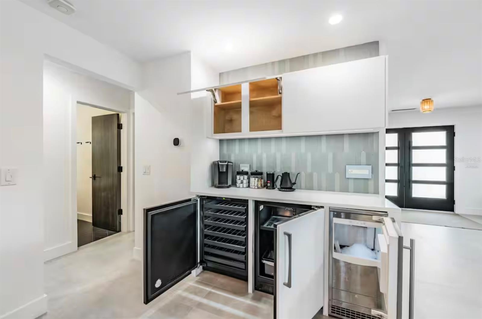 BEACON PLACE EAST UNIT ONE - Residential