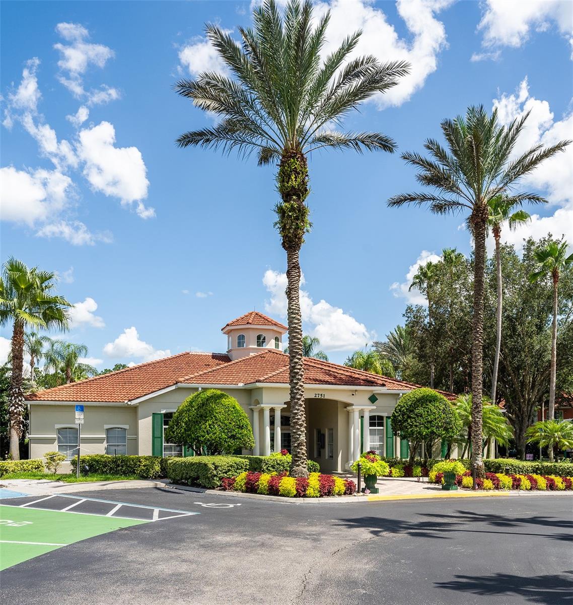 EMERALD ISLAND RESORT - Residential