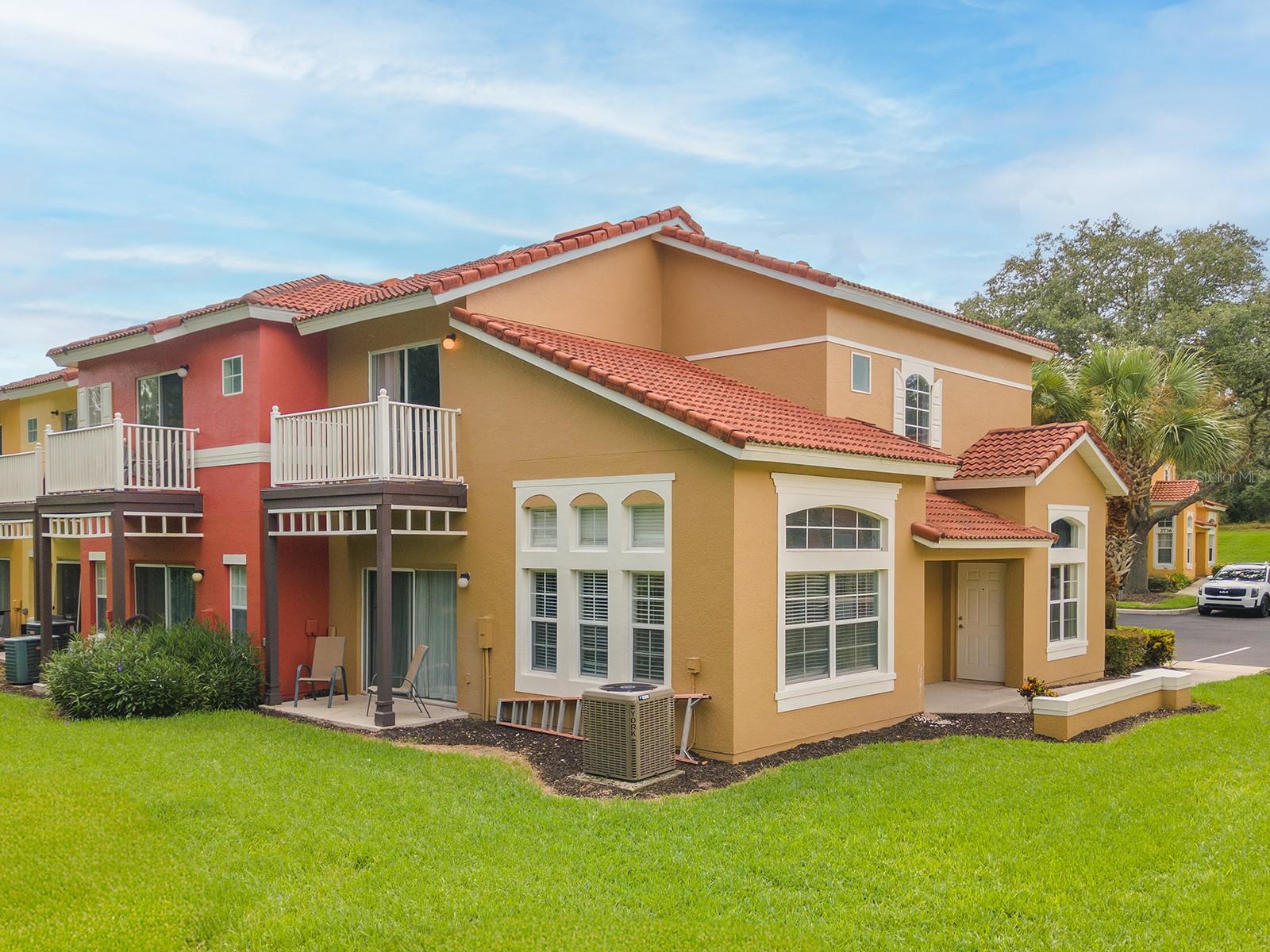 EMERALD ISLAND RESORT - Residential