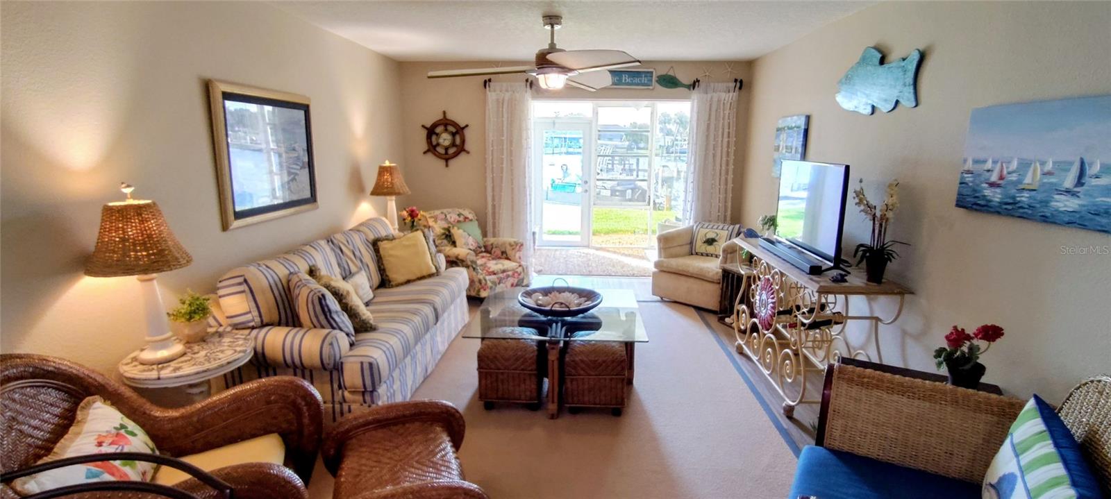 COLONNADES CONDO 11 - Residential