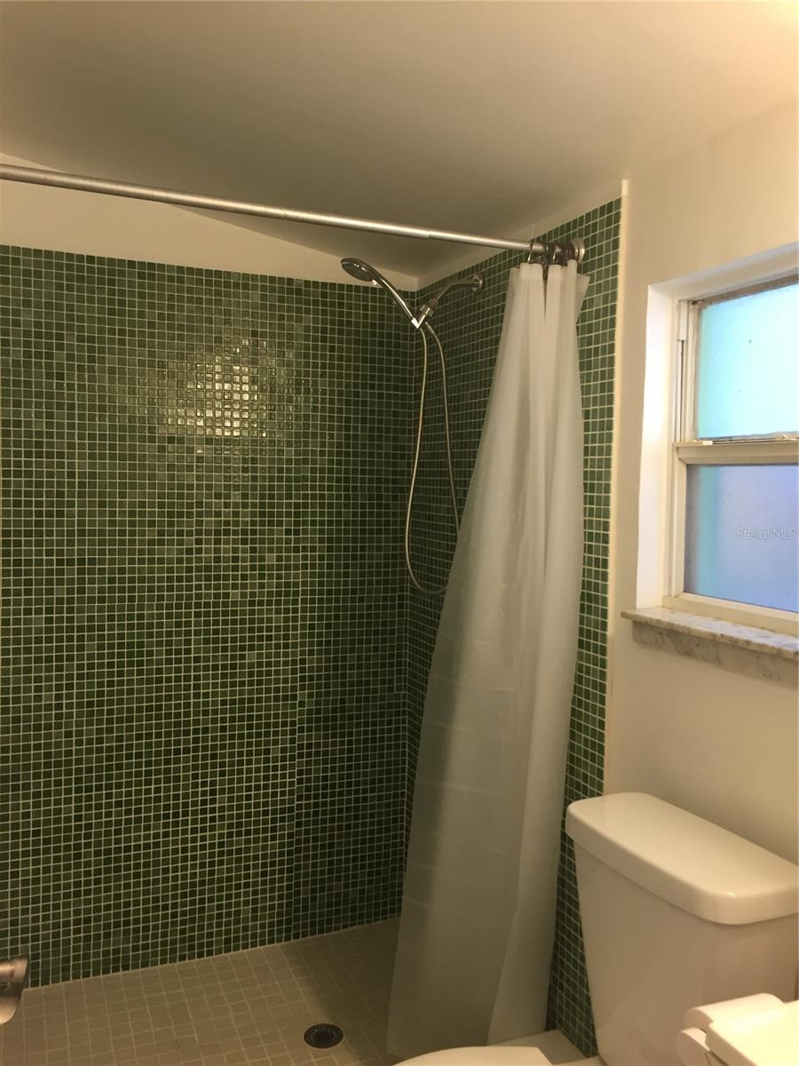 CENTRAL PARK SUB - Residential Income