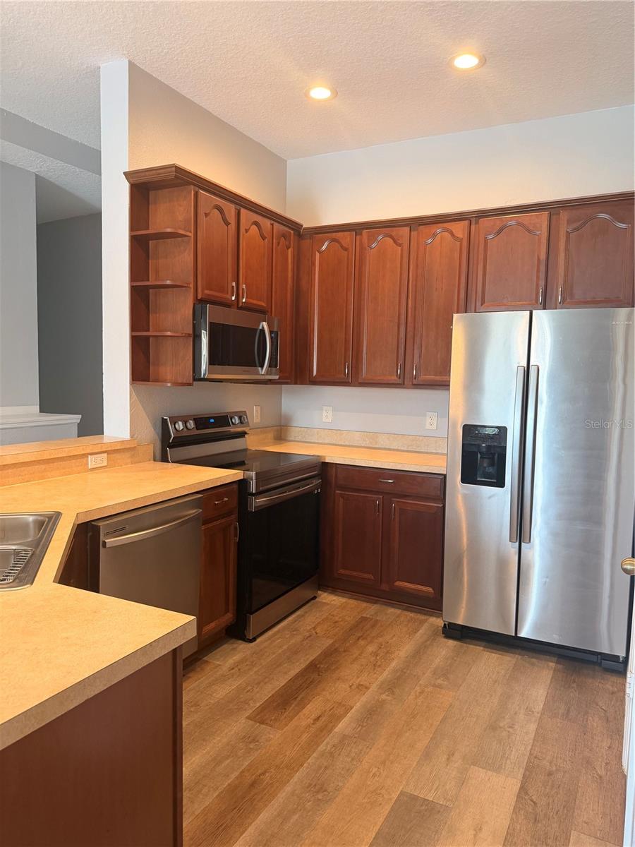 WATERSIDE ESTATES - Residential Lease