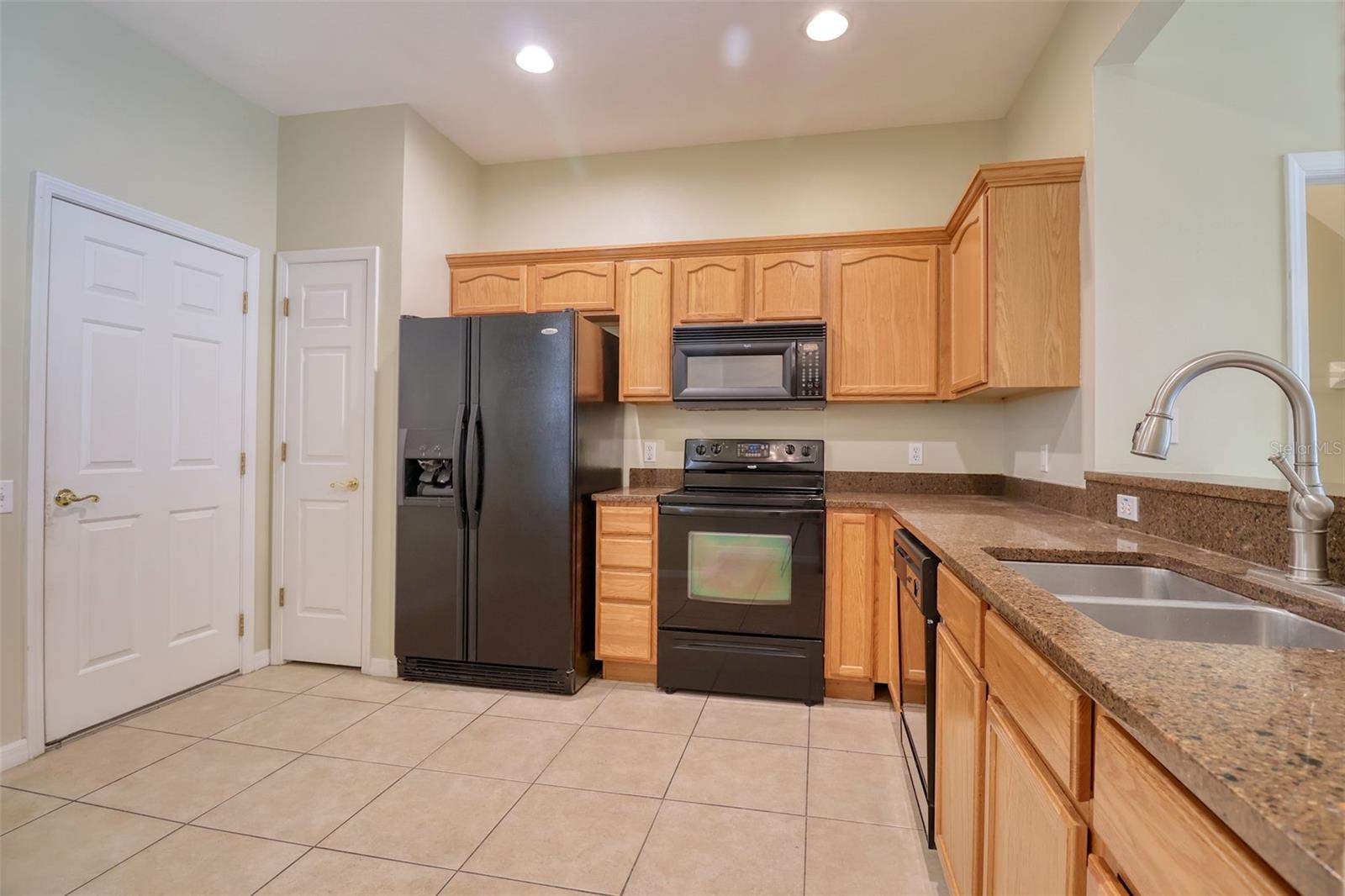 PALMBROOKE TOWNHOMES - Residential Lease