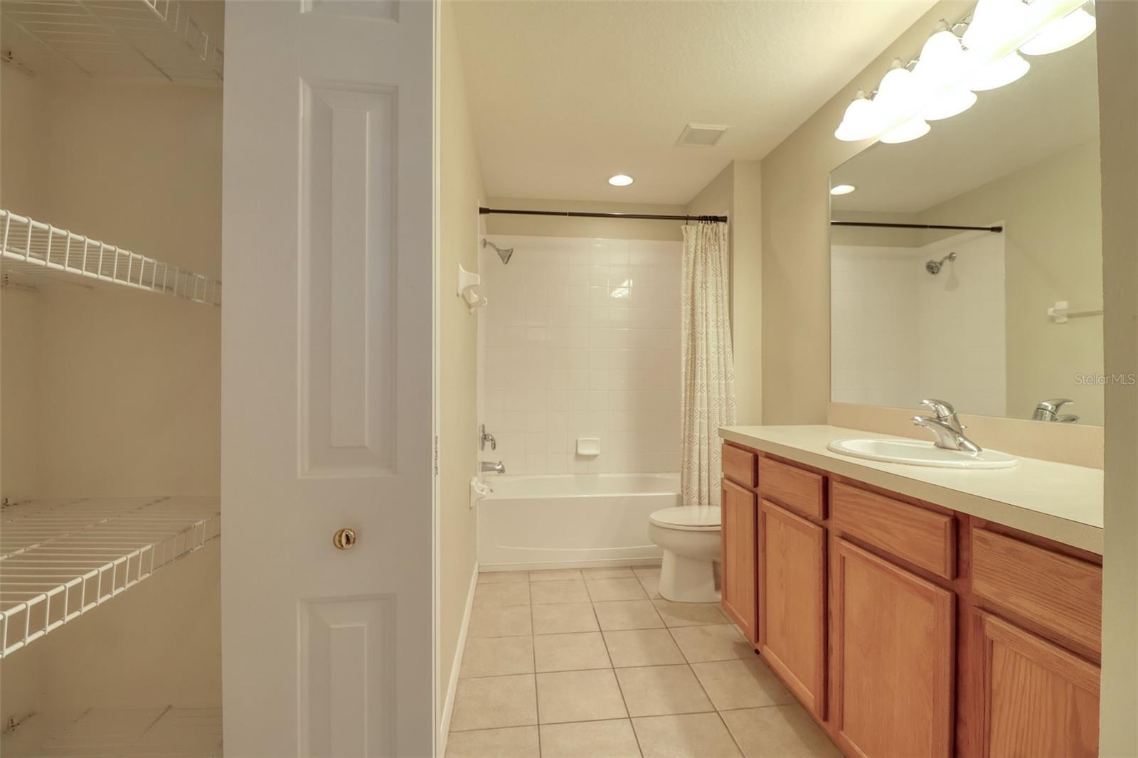 PALMBROOKE TOWNHOMES - Residential Lease
