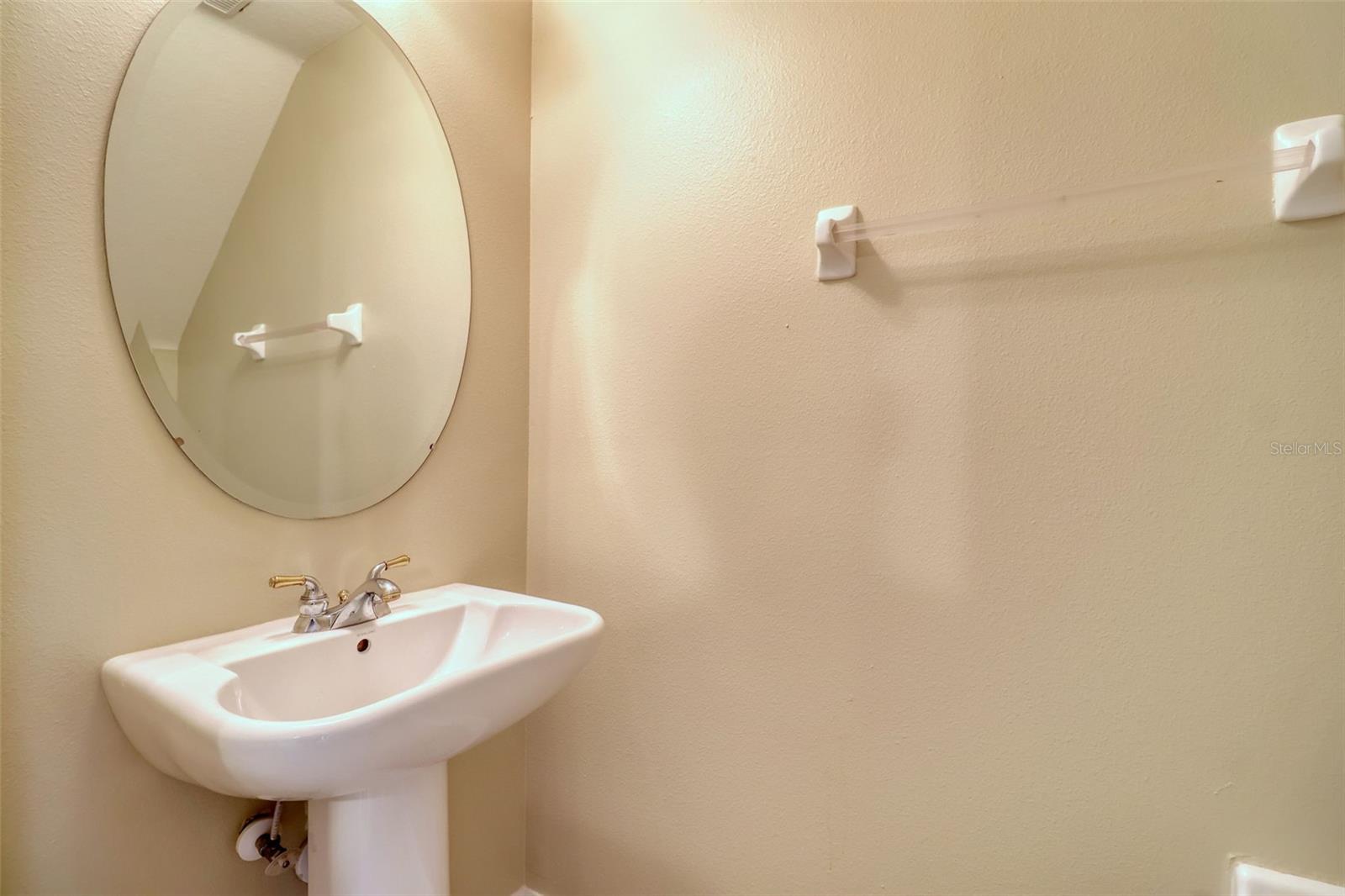 PALMBROOKE TOWNHOMES - Residential Lease