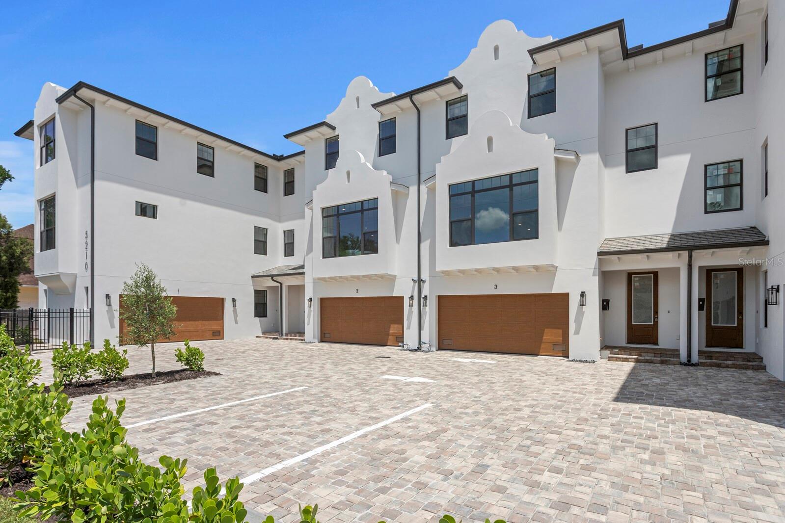 BAYSHORE RESIDENCES AND TOWNHOMES - Residential