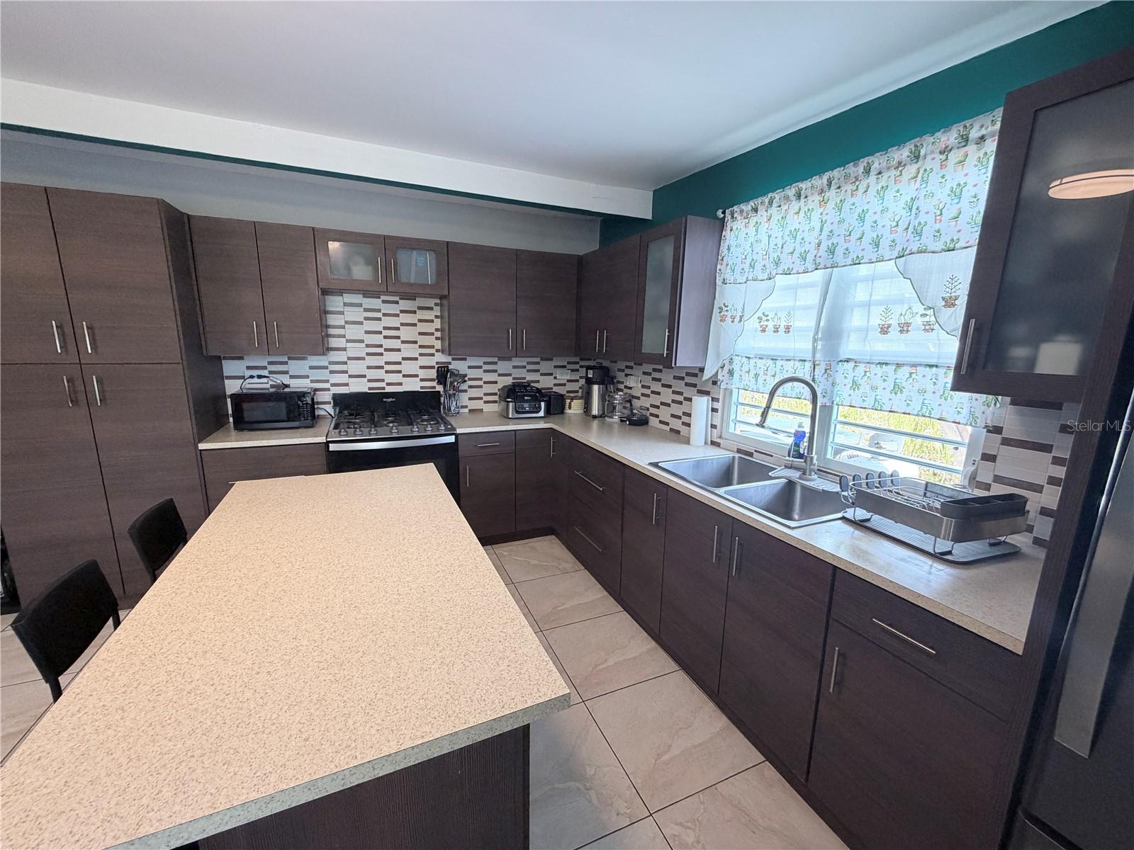 BO. QUEBRADA NEGRITO GATEWAY HILLS II SOLAR 8 - Residential
