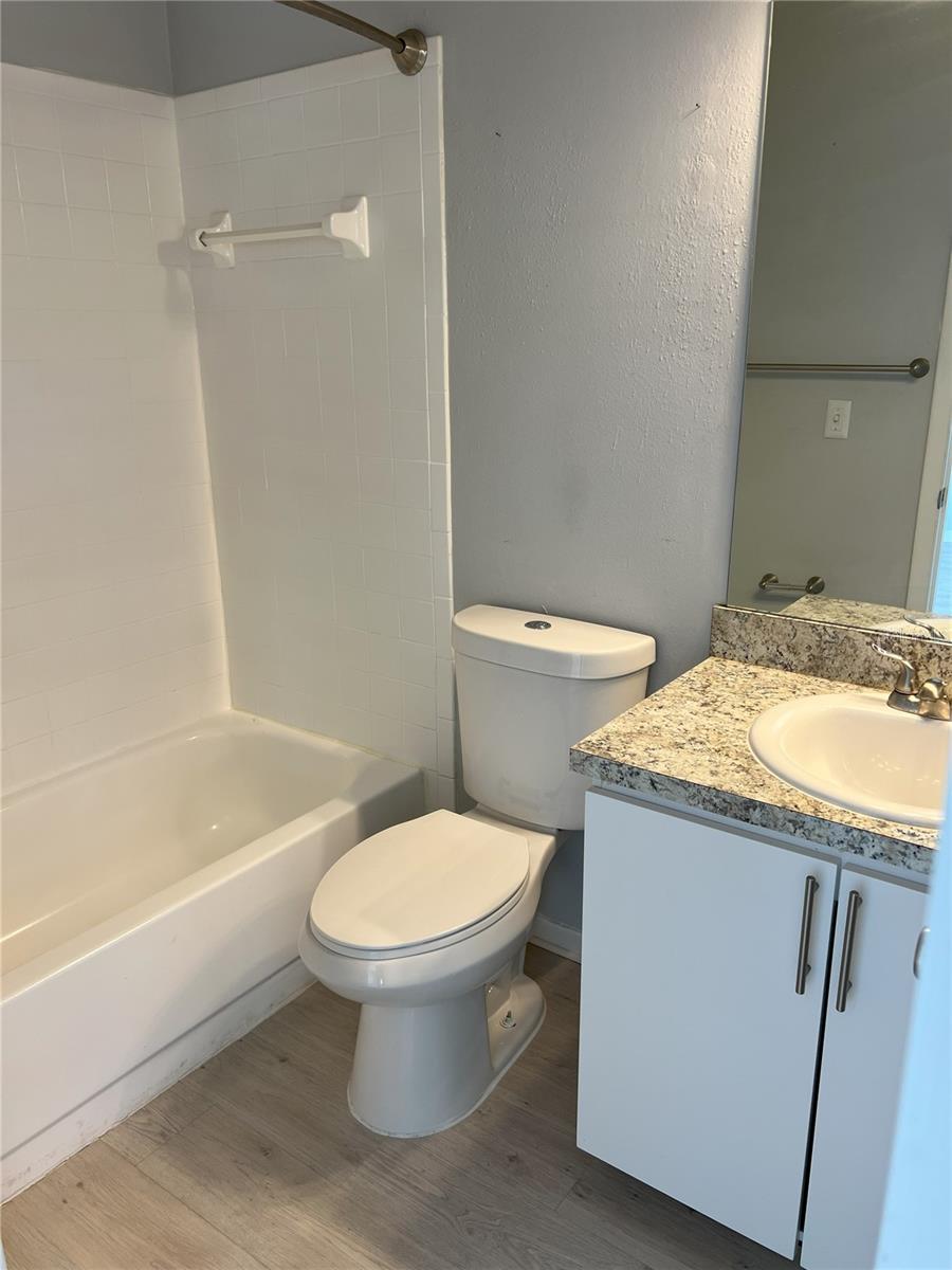 DOCKSIDE CONDO - Residential Lease