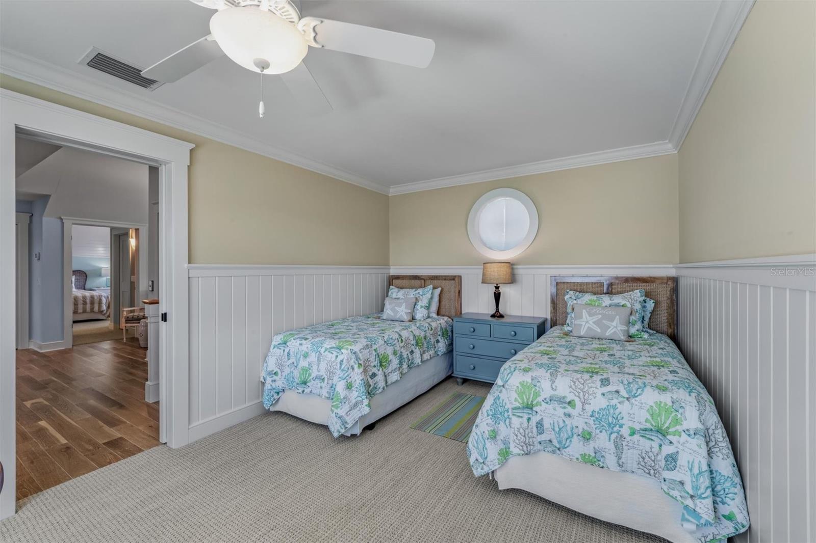 NORTH POINT HARBOUR UNIT THREE - Residential