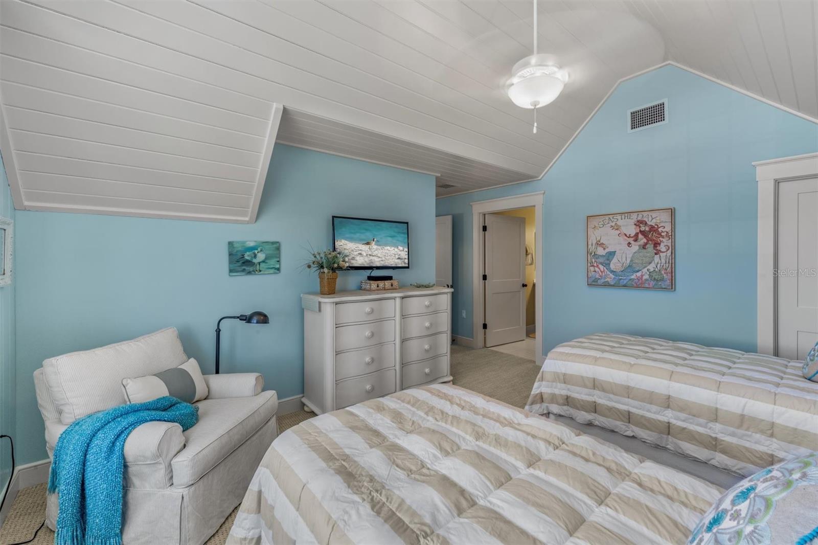 NORTH POINT HARBOUR UNIT THREE - Residential