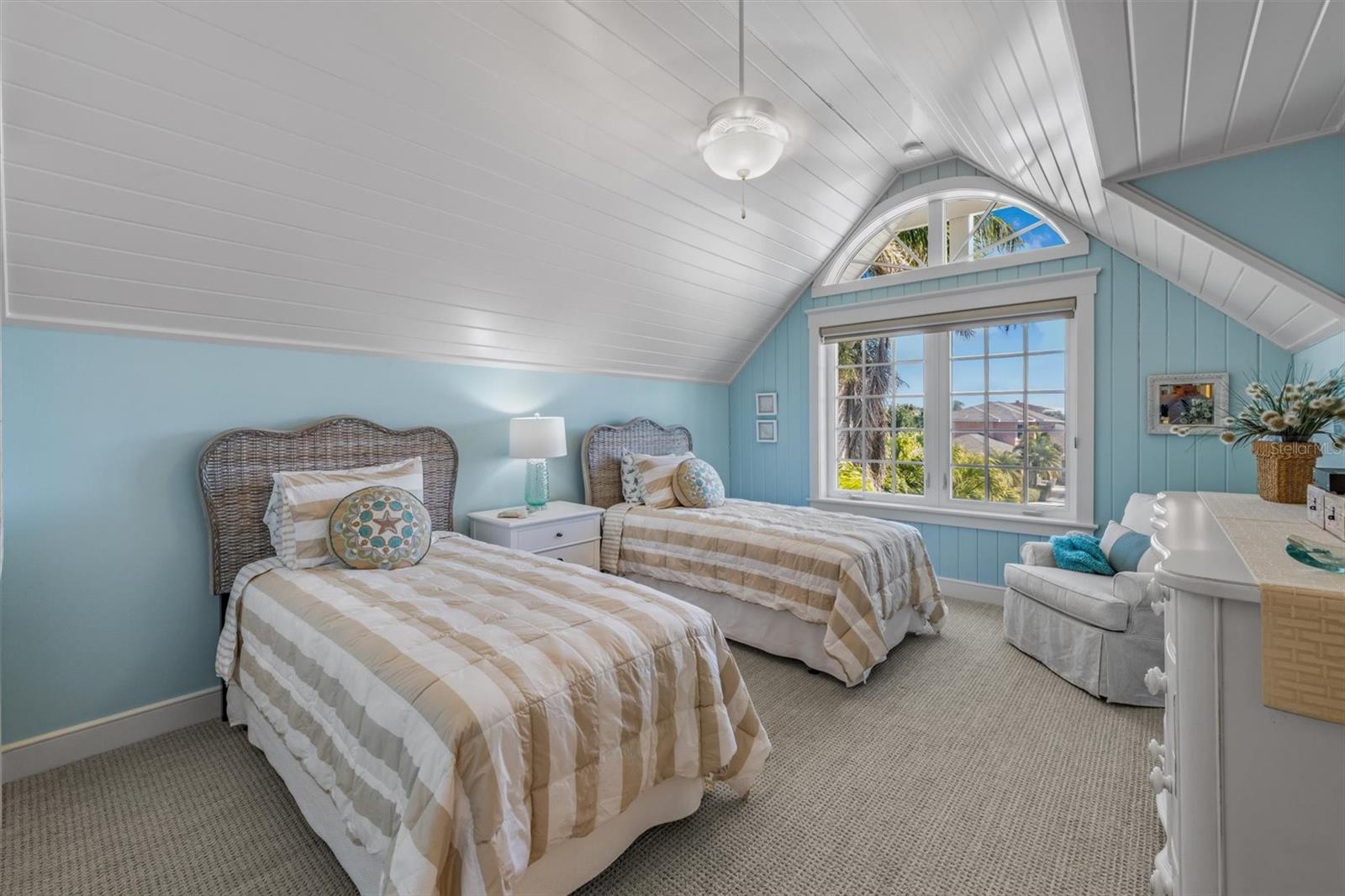 NORTH POINT HARBOUR UNIT THREE - Residential