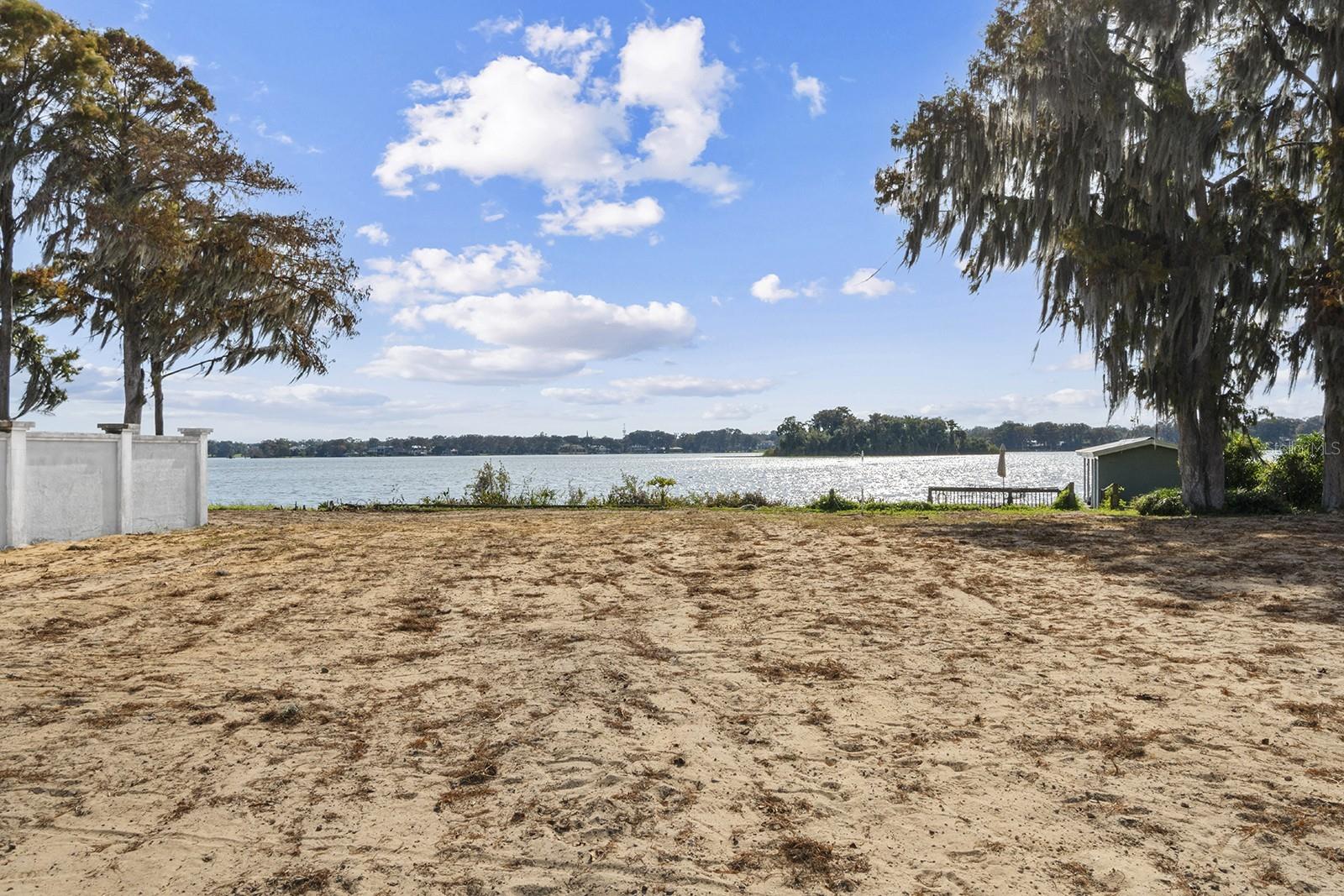 HOLLIEANNA SHORES 1ST ADD - Land