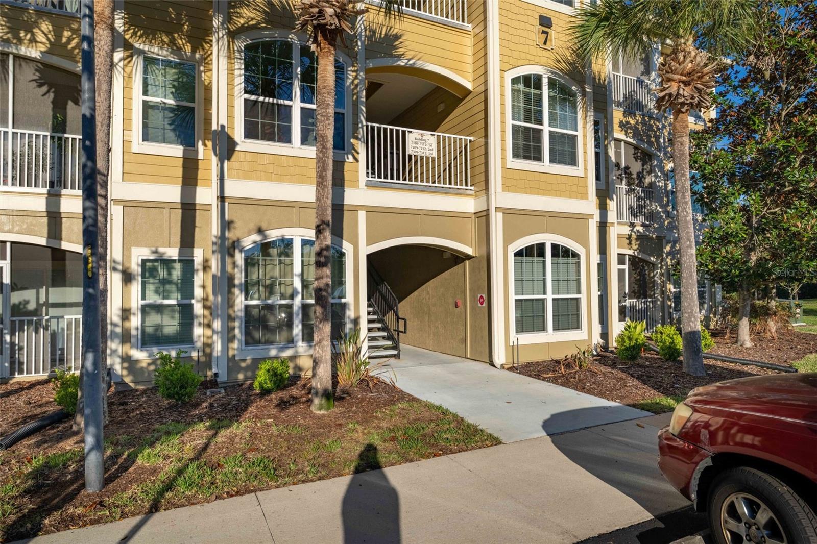 OLD TOWN VLGS - Residential