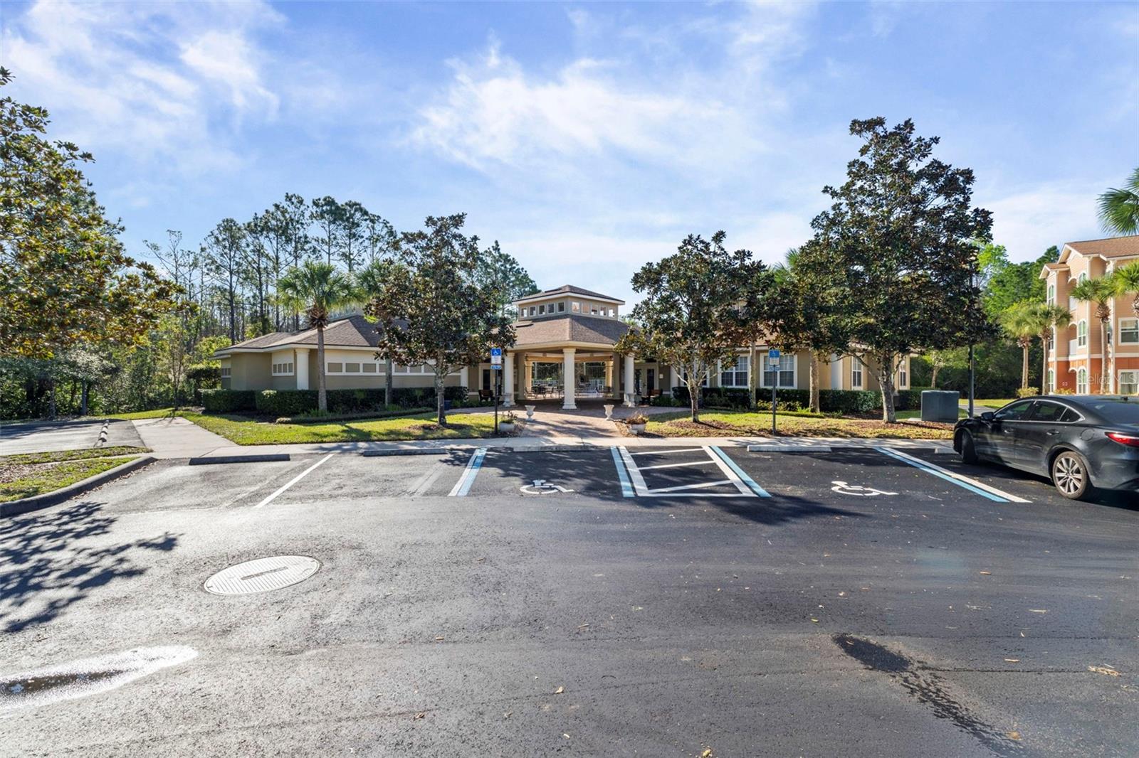 OLD TOWN VLGS - Residential