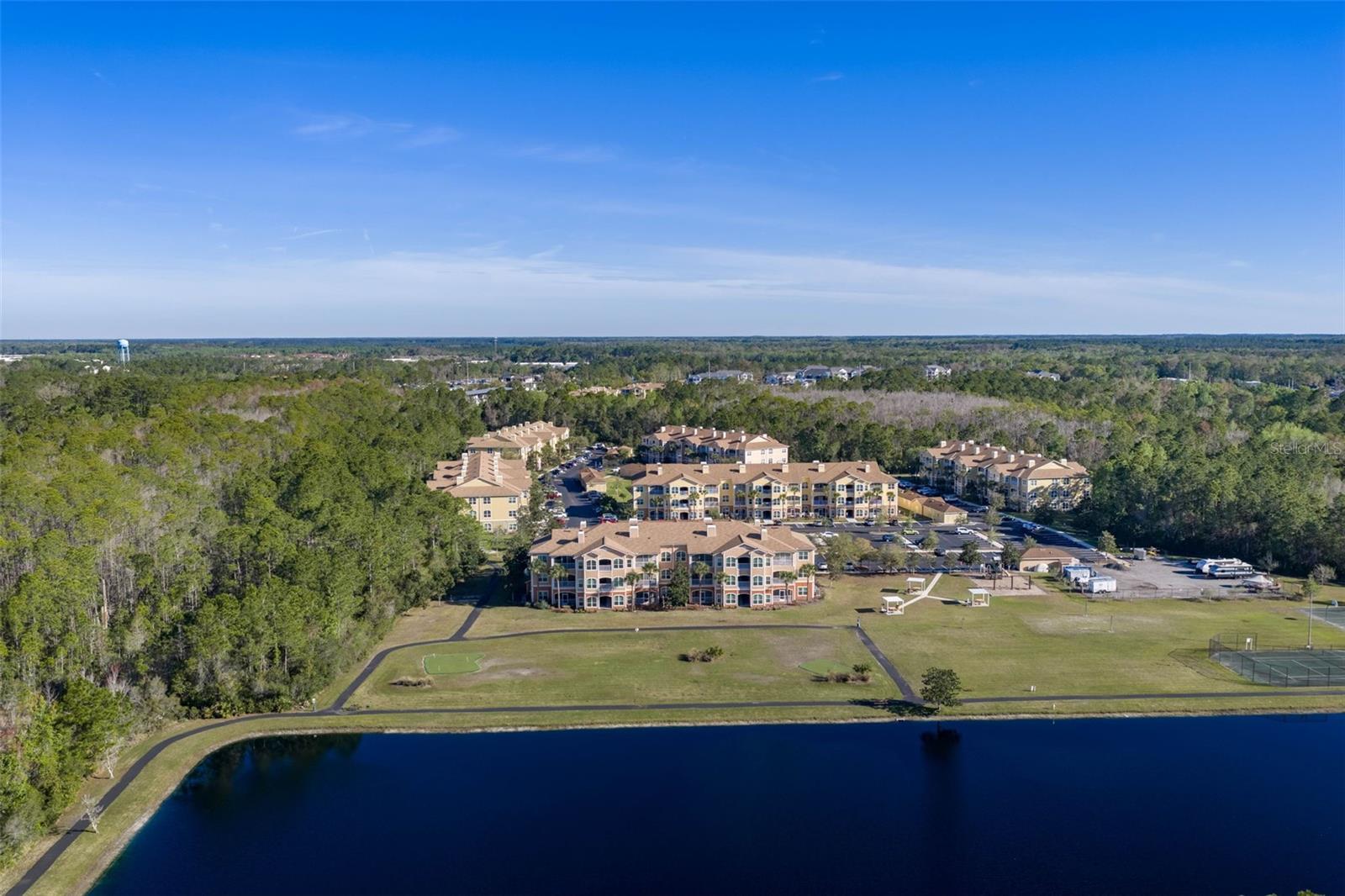 OLD TOWN VLGS - Residential