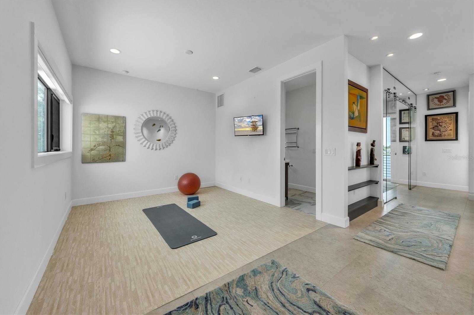 NORTH POINT HARBOUR UNIT THREE - Residential