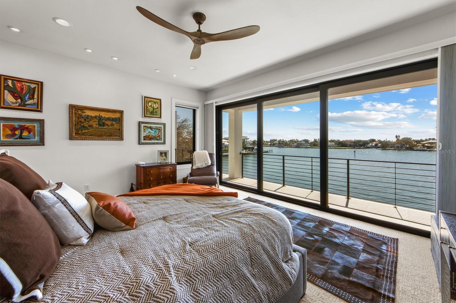 NORTH POINT HARBOUR UNIT THREE - Residential