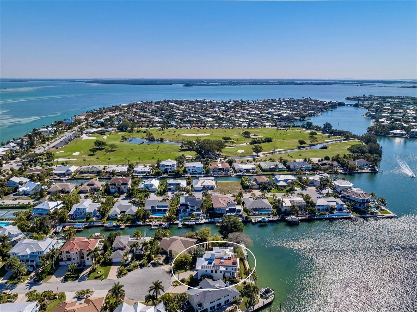NORTH POINT HARBOUR UNIT THREE - Residential