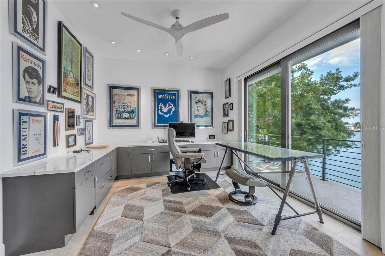 NORTH POINT HARBOUR UNIT THREE - Residential